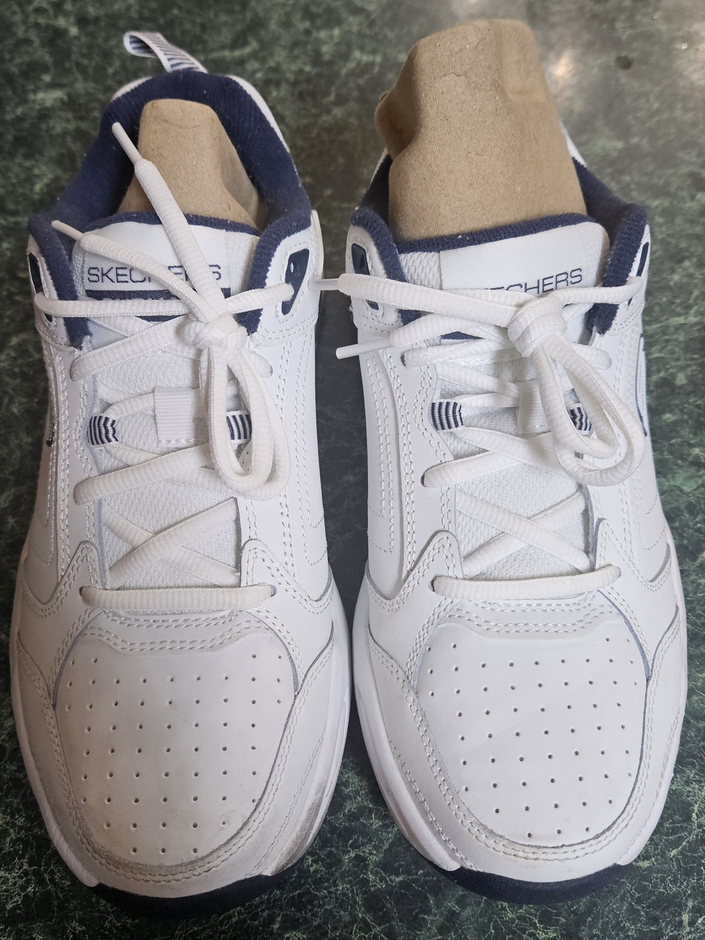 Skechers Men's Sneaker Memory Foam 8.5 extra wide New in Box scuff in pics